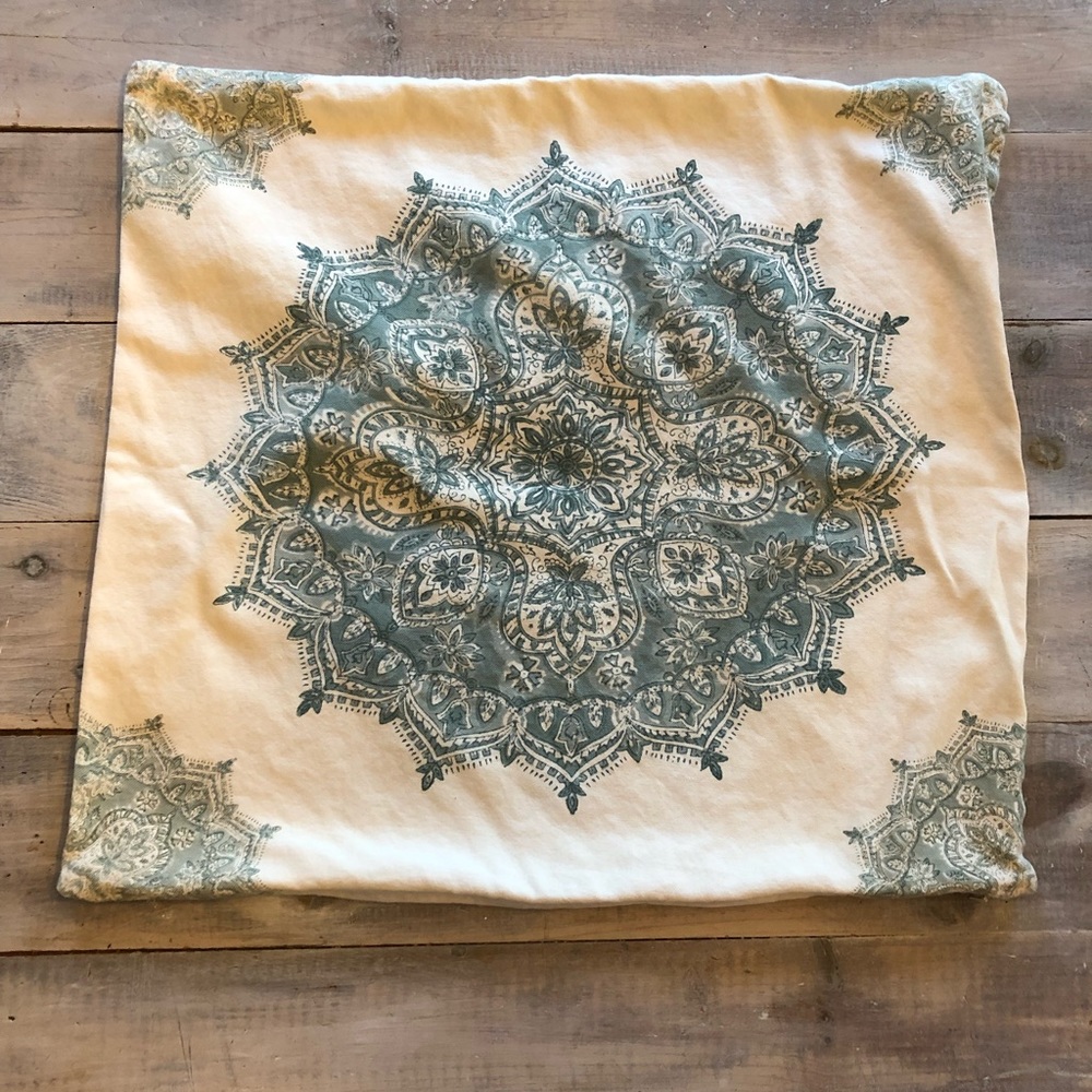 Pottery Barn pillow cover 24x24